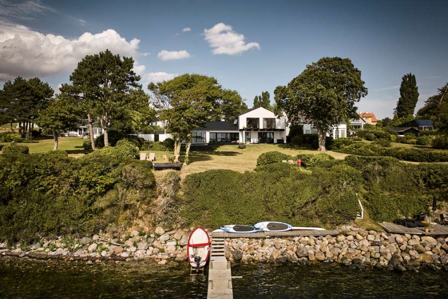 Fin tag- og facadeløsning på Fyn, Strandvej 54B, Ballen, 5762 Vester Skerninge